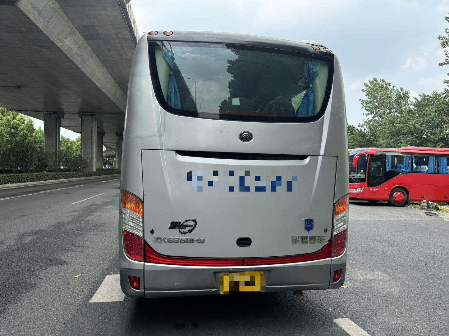 Yutong 6858 35 seats