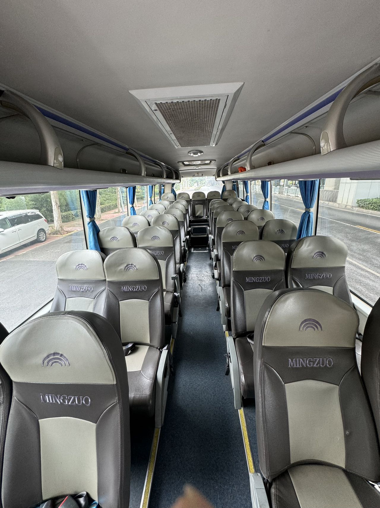 Yutong 6858 35 seats