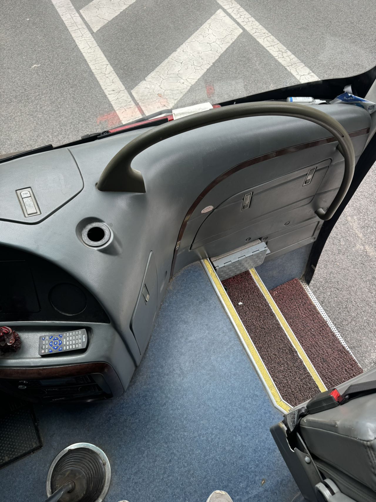 Yutong 6858 35 seats