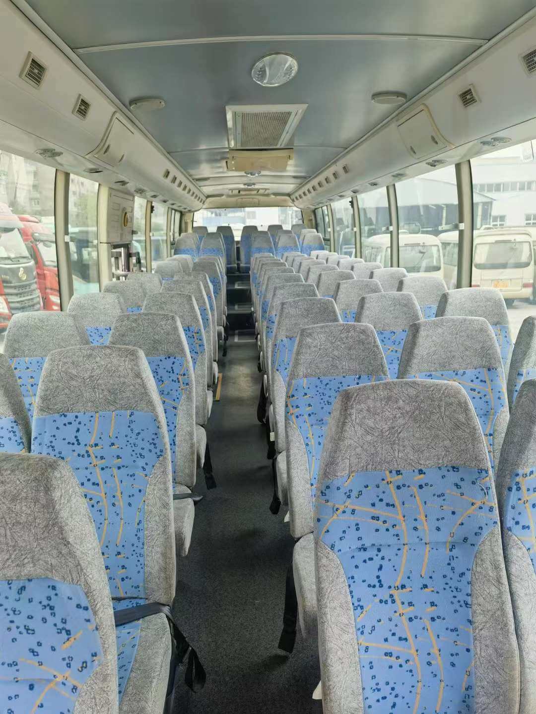 Yutong 6121 65/70 seats