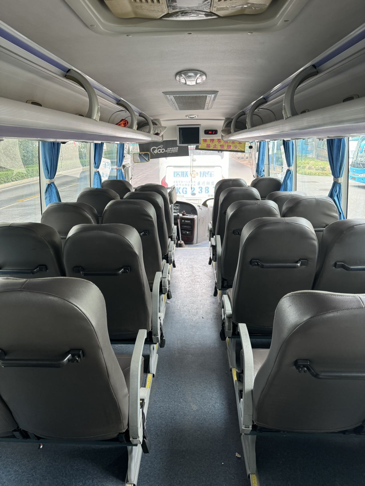 Yutong 6858 35 seats