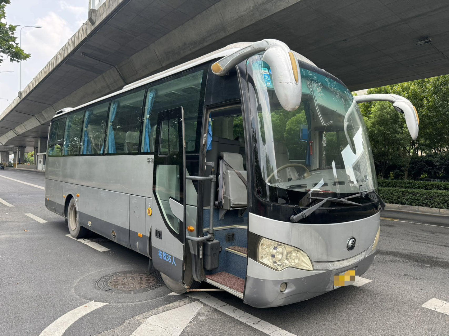 Yutong 6858 35 seats