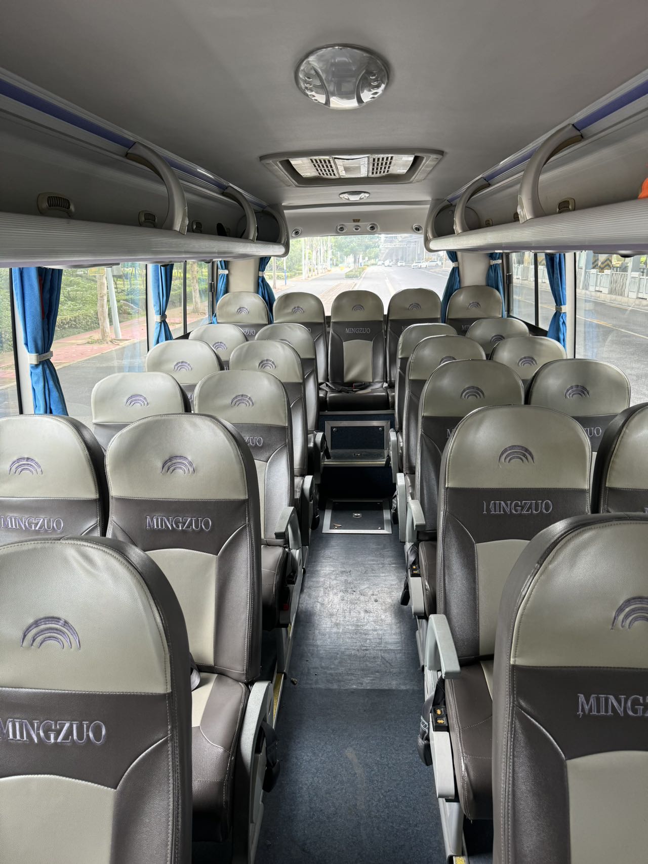 Yutong 6858 35 seats