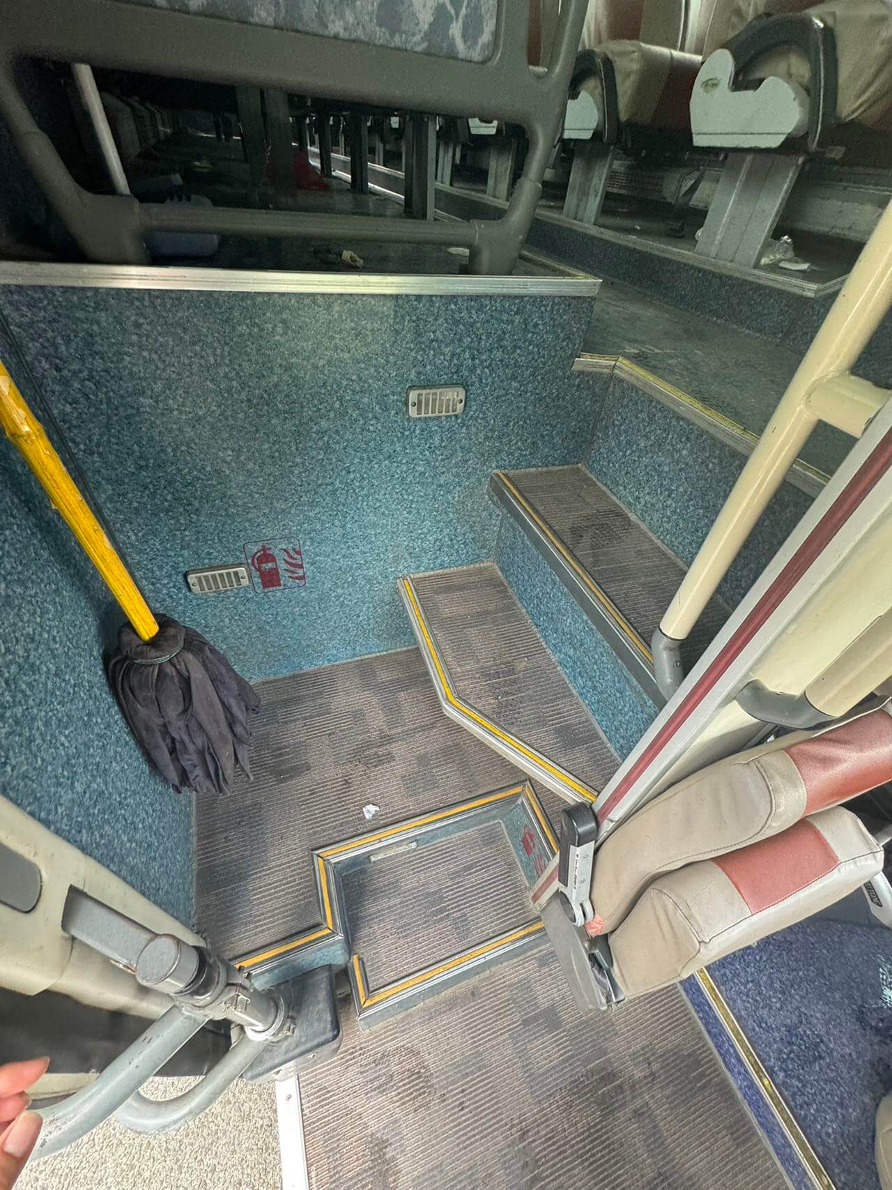 Yutong 6127 59 seats
