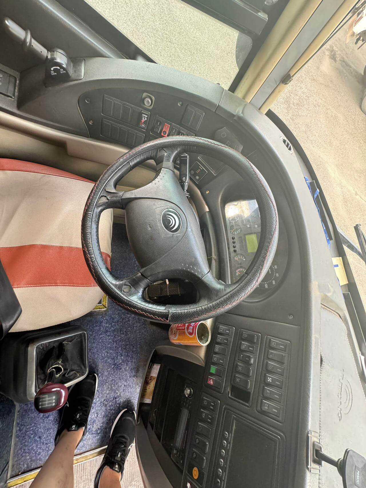 Yutong 6127 59 seats