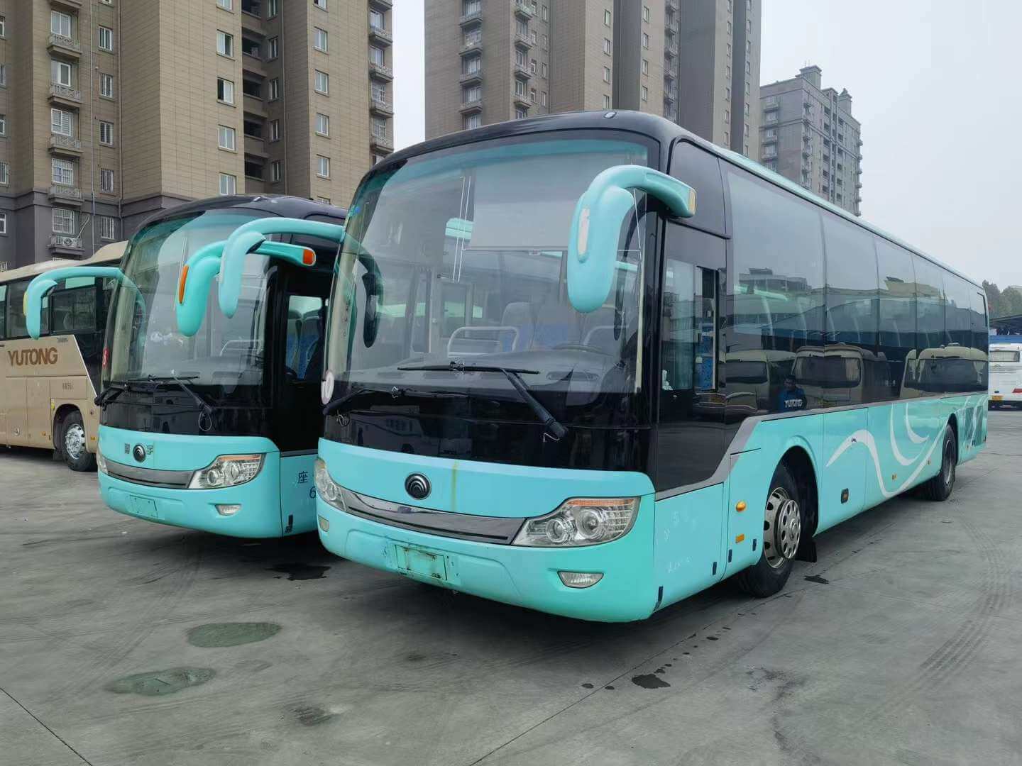 Yutong 6121 65/70 seats