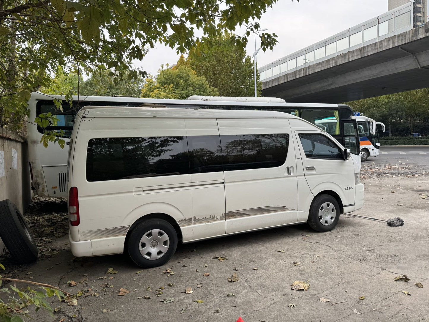 Toyota Hiace Bus