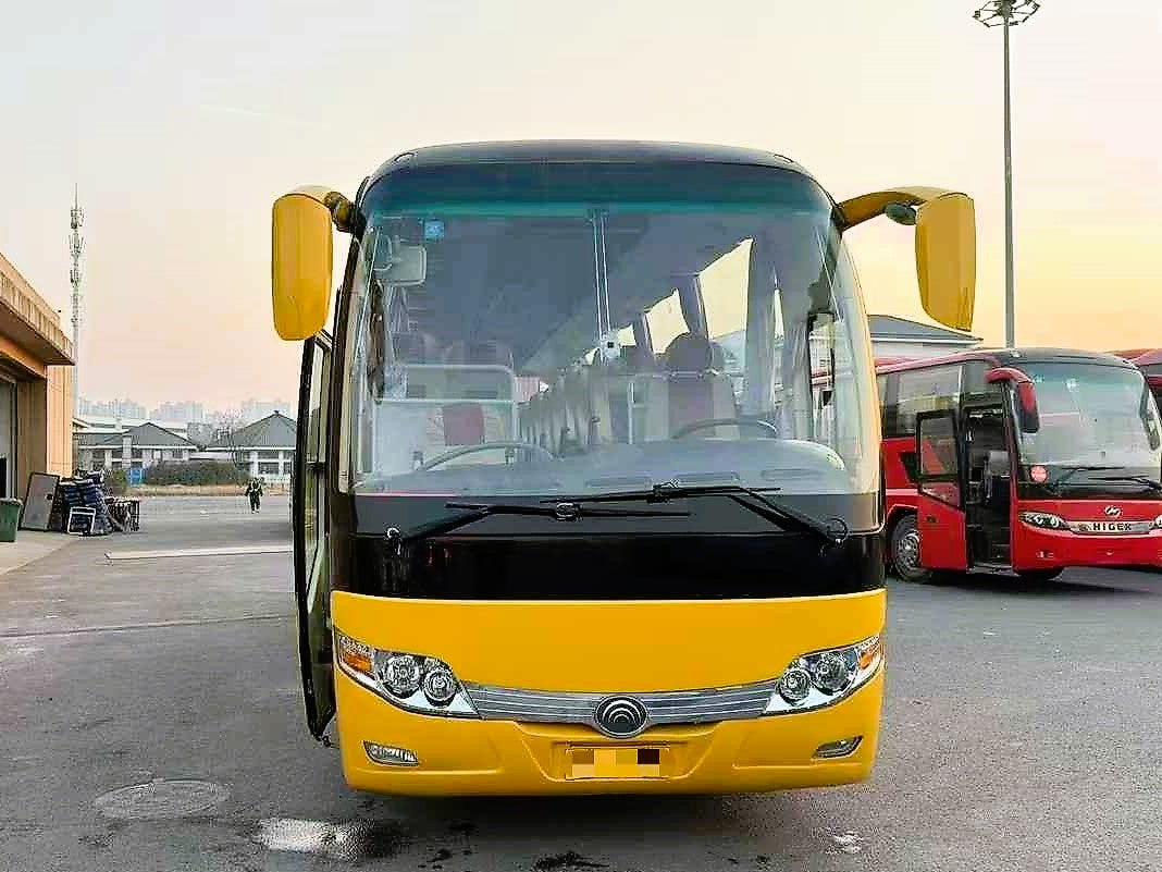 Yutong 6107 45 seats