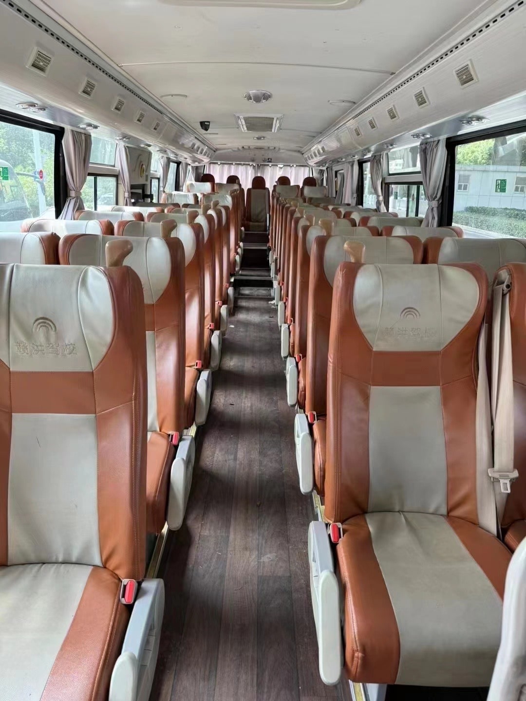 Yutong 6115 48/49 seats