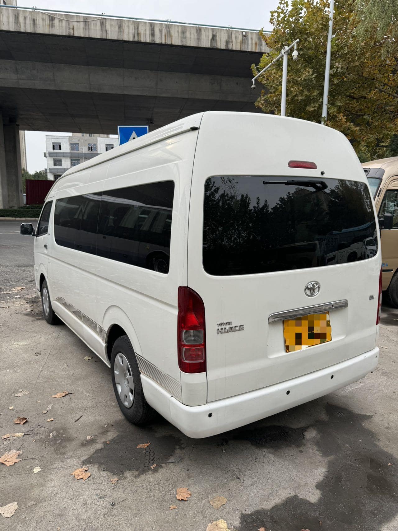 Toyota Hiace Bus